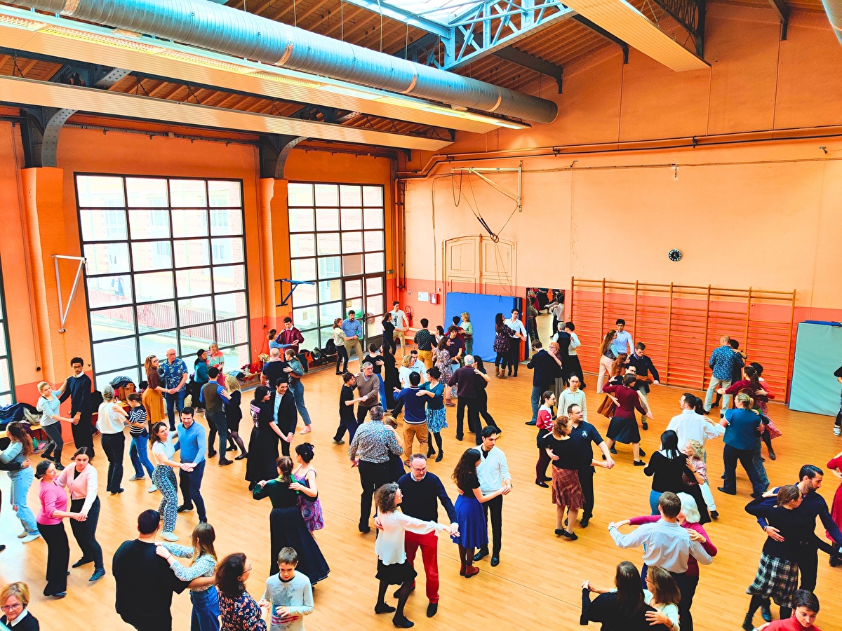 Cours collectif de danse avec Carnet de Bals