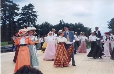 Septembre 2000: Journée du Patrimoine Bal 1900 au château de Breteuil