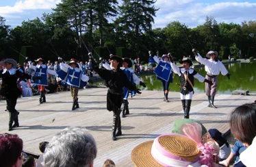 Septembre 2004 : Journée du Patrimoine au château de Breteuil Thème de l'Entente Cordiale Franco-Britannique
