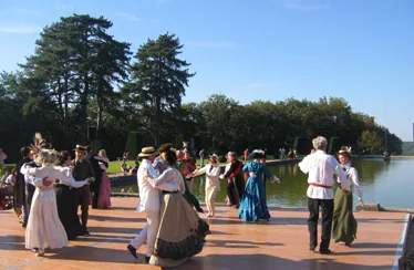 Septembre 2007 : Journée du patrimoine Bal public au château de Breteuil sur le thème de l'entente Franco-Russe 1894