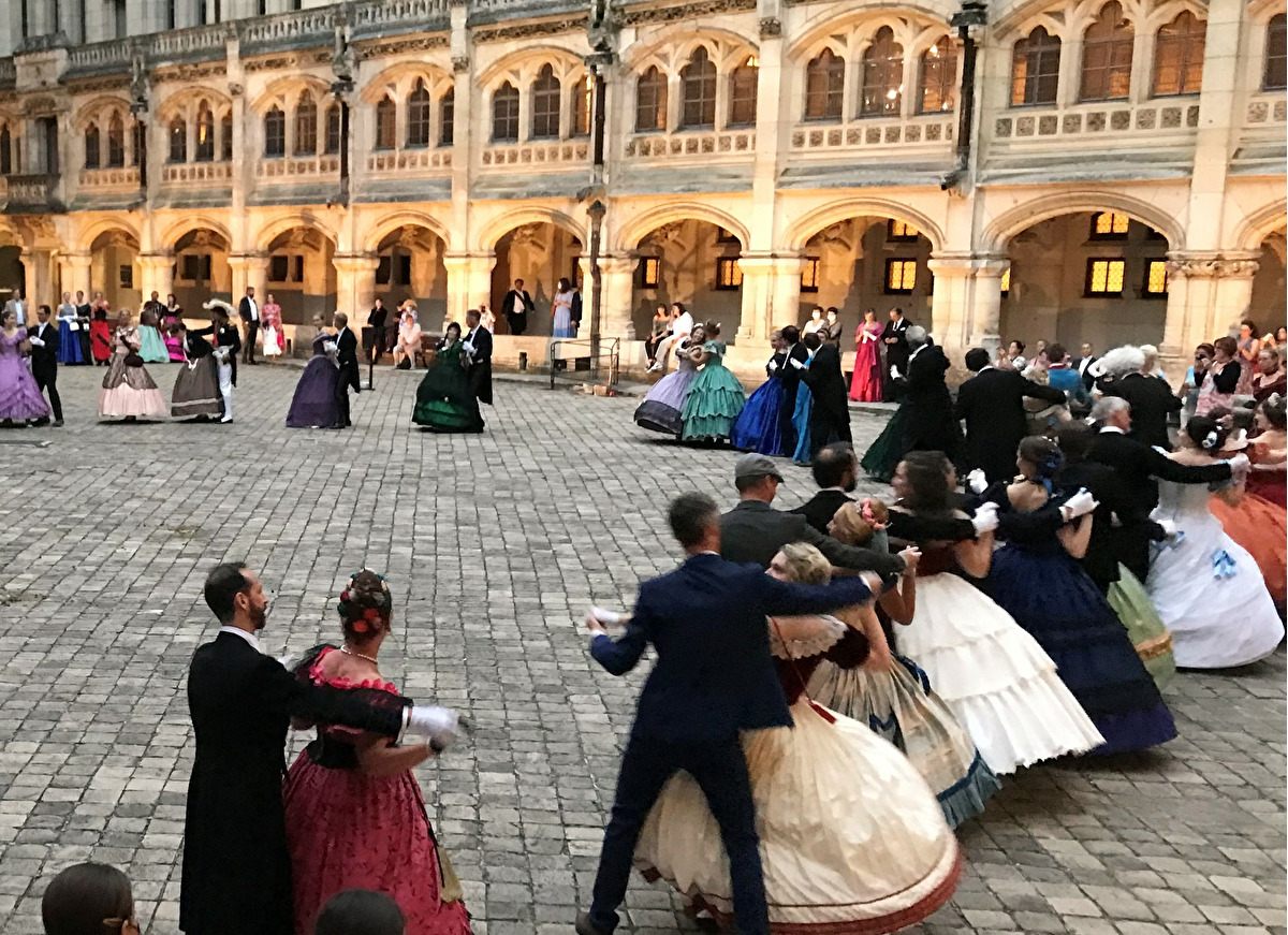 Château de Pierrefonds · galerie Carnet de Bals